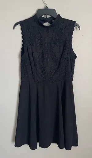 Lila Rose Sleeveless Black Lace Mock Neck Mini Dress Sz L thumbnail 1