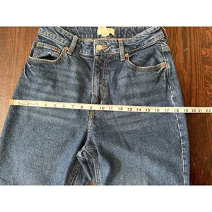 H&M High Rise Mom Jean Medium Wash Blue Jeans Size 6 thumbnail 6