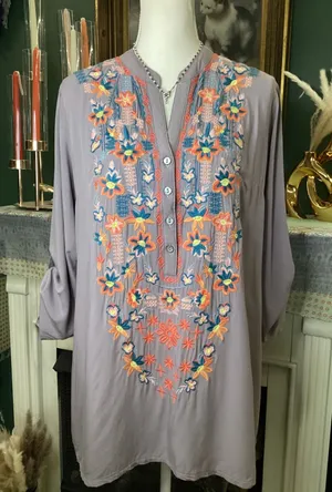 Luna Moon Womens Gray Embroidered Floral‎ Tunic Blouse Roll Tab Sleeve Medium thumbnail 1