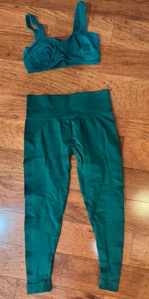 Set active Green Sports Bra and Leggings Set size XL thumbnail 1