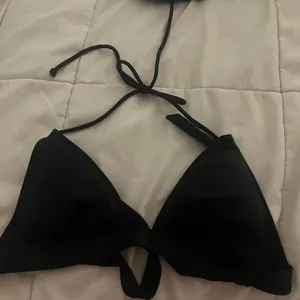 Victoria's Secret Swimsuit Top thumbnail 3