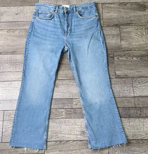 Zara High Rise Straight Leg Light Blue Wash Raw Distressed Hem Jeans thumbnail 1