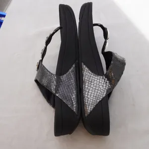 FitFlop Sandals Women Size 8 Black Snakeskin Crystal Microwobbleboard Thong thumbnail 9