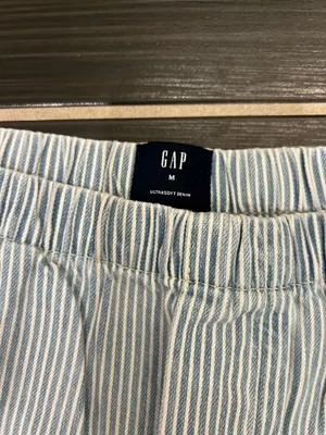 Gap Shorts thumbnail 3