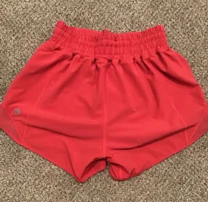 Lululemon Shorts Hotty Hot 4" High-Rise thumbnail 1