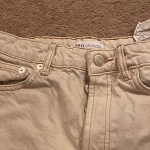 Zara jean‎ shorts size 4 thumbnail 4
