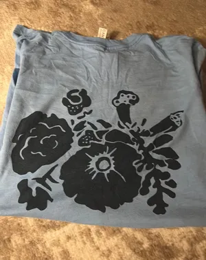 Blue tee Size L thumbnail 1