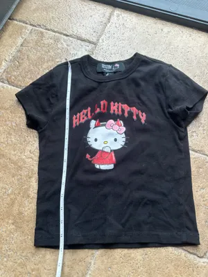 ✨Forever 21 devil hello kitty top  thumbnail 4