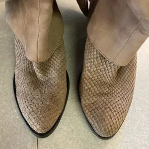 COPY - B Makowsky Ariana Neutral Western Snake Minimalist Hippie Wooden Heel … thumbnail 9