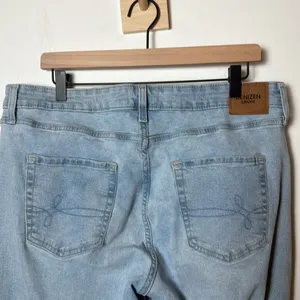 Denizen for Levi’s Women’s Mid-Rise Boyfriend Light Wash Distressed Jeans Sz 18 thumbnail 3
