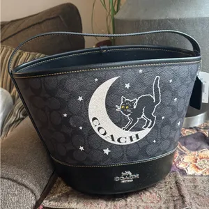 Authentic Coach Signature/Smooth leather w Celestial Cat Design bucket shoulder thumbnail 2