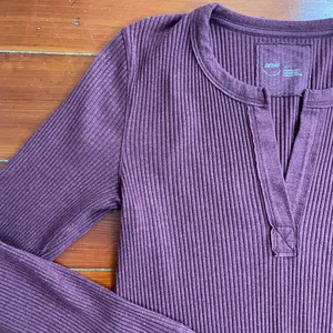 Aerie Fireside Long Sleeve Henley T-Shirt Ribbed Top in Maroon Sz XL 💕🎀 thumbnail 8