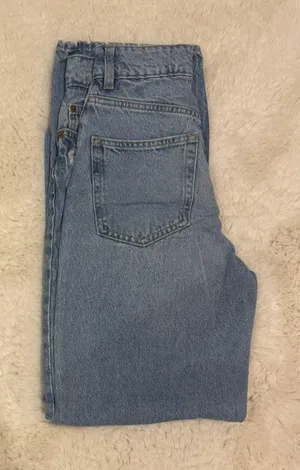 H&M Distressed Ripped Jeans thumbnail 2