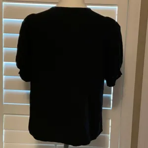 Old Navy Black Fitted Short Sleeve Blouse thumbnail 5