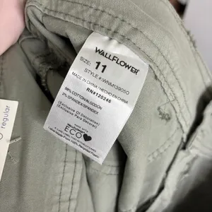 Wallflower Green Feisty Curvy Low Rise Fit Cargo Flare Pants Juniors 11/30 thumbnail 7