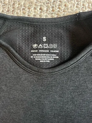 NWOT Amazon Aoxjox Long Sleeve Cropped Workout Top with Thumbholes - Black Marl thumbnail 4