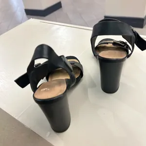 Brash Black Block Heel Open-Toe Shoes size 8 thumbnail 6