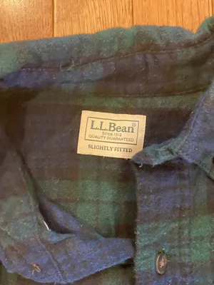 L.L. Bean Men’s Outdoor Green and Blue Plaid Flannel Casual Button Down Shirt thumbnail 4