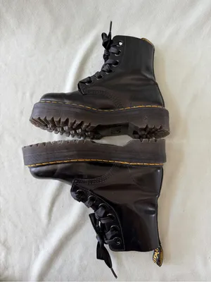 Dr. Martens MOLLY Women's Leather Platform Boots Size 8 thumbnail 8