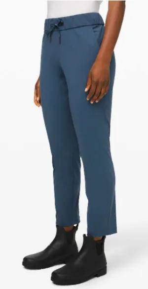 Lululemon On The Fly 7/8 Pant Blue Luxtreme 27" Travel Work Move Trousers Sz 4 thumbnail 1