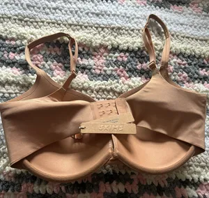 SKIMS Ultimate Teardrop Push Up Bra thumbnail 3