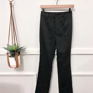 NWT VRG GRL V400302-8 Black Pinstripe Pants Size 8 Mob Wife Retro thumbnail 2