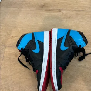 Jordan 1 NC women’s. thumbnail 4