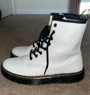 Dr. Martens thumbnail 1