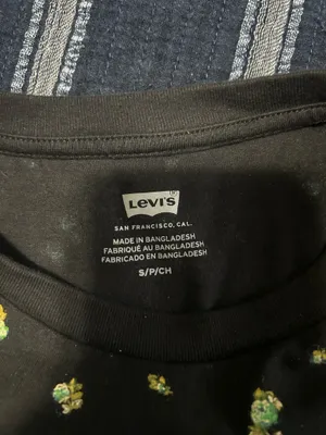 Levi’s Black Floral Print T-Shirt – Size S thumbnail 3