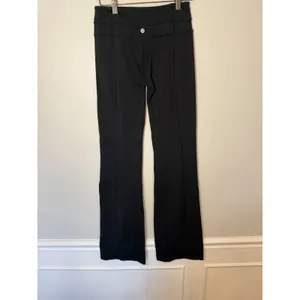 Lululemon Size 4 High Waisted Pants Size 4 Straight Leg Reversible Pants thumbnail 5