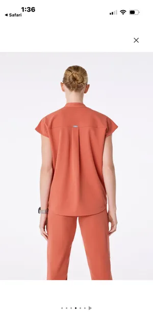 FIGS Scrub Rafaela Oversized Top - Medium + Livingston Pants  thumbnail 2