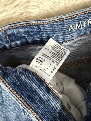 American Eagle Highest Rise Mom Jean thumbnail 7