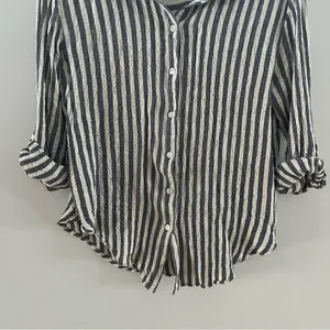 Jane and Delancey Blouse,Striped Size Large. Roll up sleeve button option! thumbnail 4