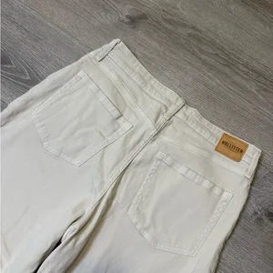 •Hollister• Ultra High Rise Dad Jeans thumbnail 6