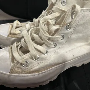 Converse High-Top Sneakers in white sneakers has some stains thumbnail 8