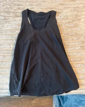 Black Lululemon Tank thumbnail 1