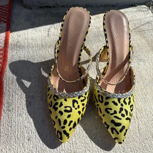Azalea Wang Yellow Leopard Print Pumps Size 8.5 thumbnail 4