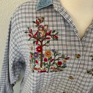 Vintage Embroidered beaded‎ Plaid Shirt 18W – Squirrel Garden Scene Cotton Top thumbnail 6