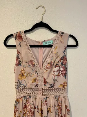 Boutique Floral Maxi Dress thumbnail 4