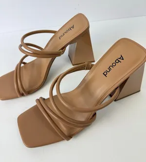 NWOT Abound Austyn Strappy Sandals Patent Leather Block Heel Neutral Nude Tan 9 thumbnail 1