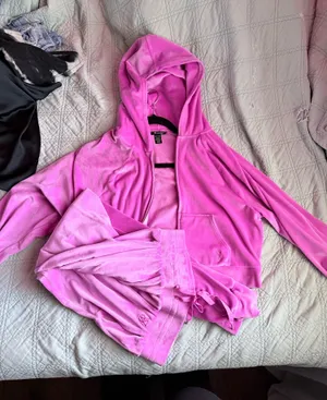 Victoria's Secret set thumbnail 1