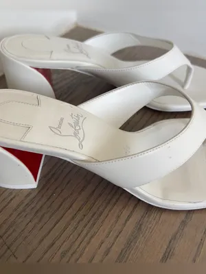 Christian Louboutin Janetonga 55mm Leather Thong Sandals in White thumbnail 6