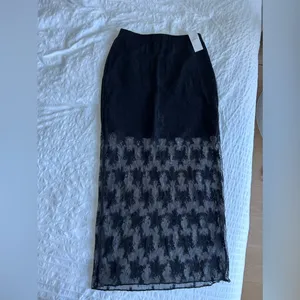 NWT Abercrombie Lace Midi Skirt thumbnail 4