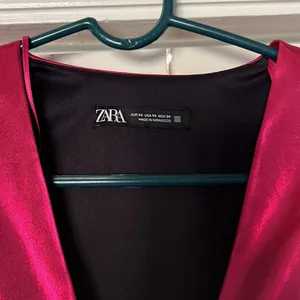 Zara Laminated Fuschia Mini Dress Vneck thumbnail 8