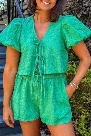 Green eyelet set thumbnail 1