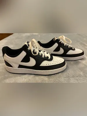 Women’s Nike Low-Top Sneakers - Black and White Leather Size 6 thumbnail 4