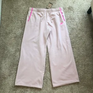 Nike Sportswear Club Fleece Mid-Rise Wide Leg Pants thumbnail 6