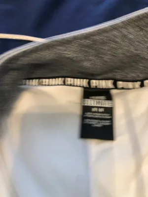 Victoria's Secret Pink Long Sleeve Workout Top thumbnail 8