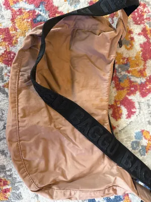 Baggu tan crossbody purse thumbnail 2