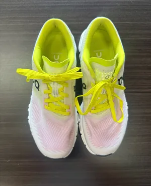 On Women’s Cloud 6 Push Running Shoes thumbnail 3